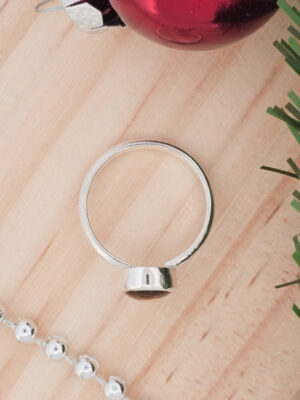 Bague en argent sertie d'une citrine ovale