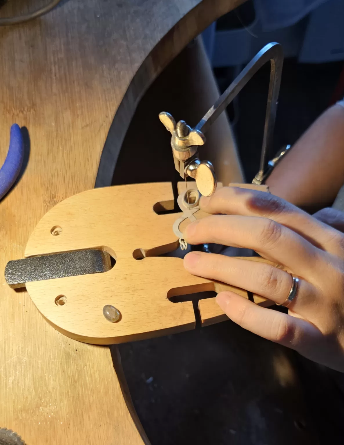 Les obligations d’une bijoutière française