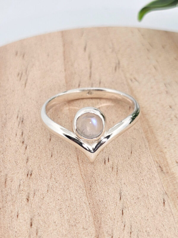 Bague en argent sertie d'une péristérite