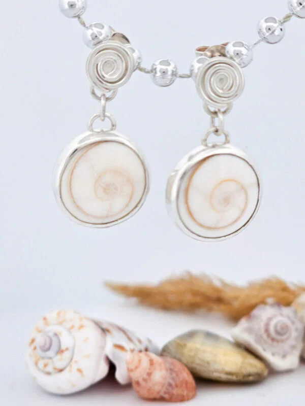 Boucles d'oreilles en argent serties d'Oeil de Sainte Lucie