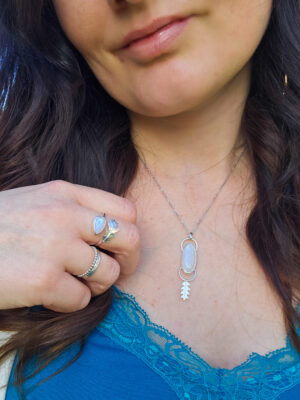 Parure en argent et péristérite avec des feuilles de chêne