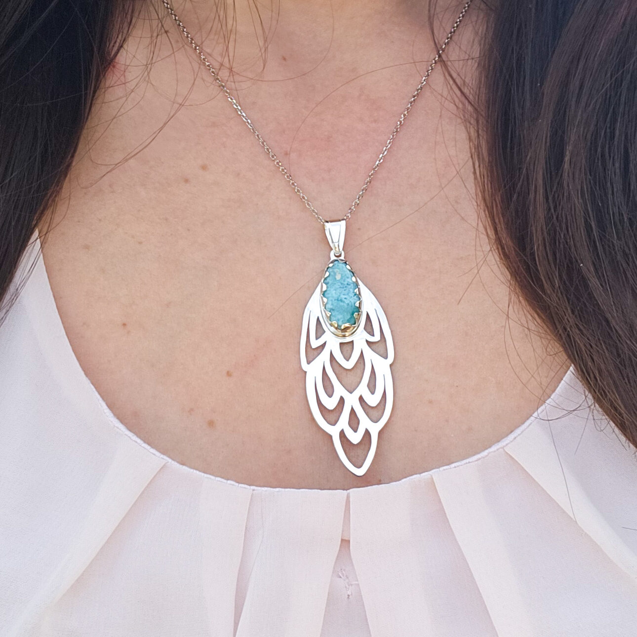 Colliers en argent et pierres naturelles