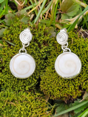 Boucles d'oreilles en argent serties d'Oeil de Sainte Lucie