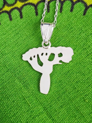 Collier en argent baobab vu de dos