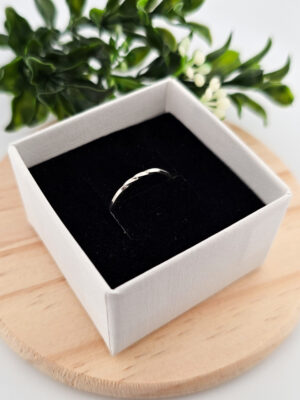 Bague en argent twistée