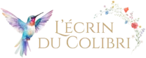 Logo avec colibri en aquarelle et fleurs pastel encadrant le texte doré L'ÉCRIN DU COLIBRI